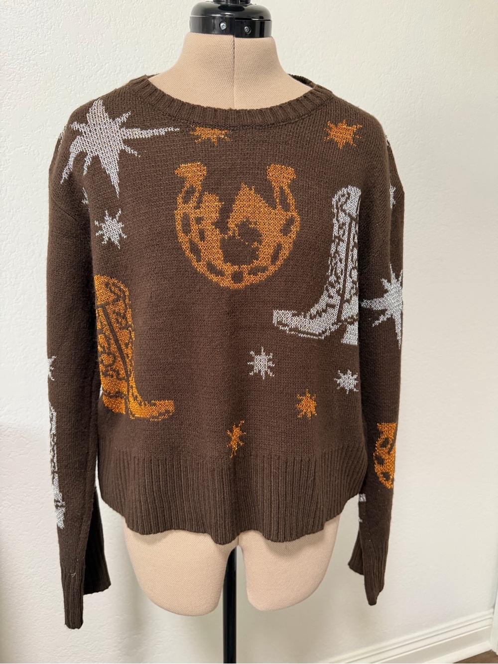 Women’s Brown Western Graphic Crewneck Sweater with Star & Boot Motifs